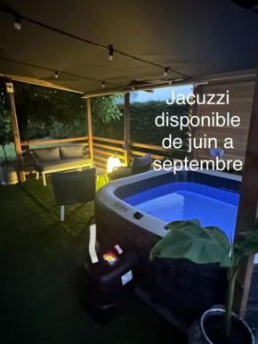 Maison, chaleur, chaleureuse au calme et spa